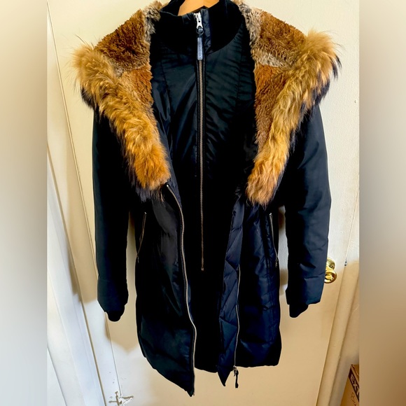 TRISH Powder Touch down coat with natural fur signature Mackage Collar - Picture 2 of 16